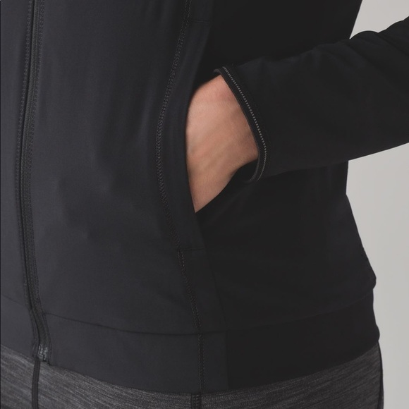 Lululemon Hit It Jacket 🍋 - Picture 7 of 9